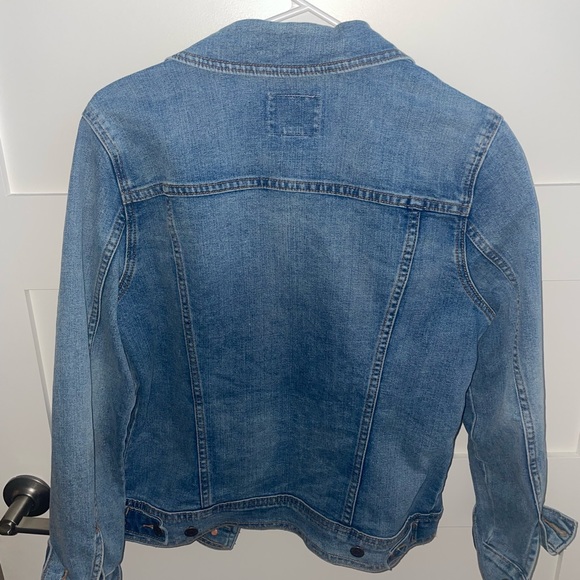 Classic Old Navy denim jacket - Picture 2 of 2